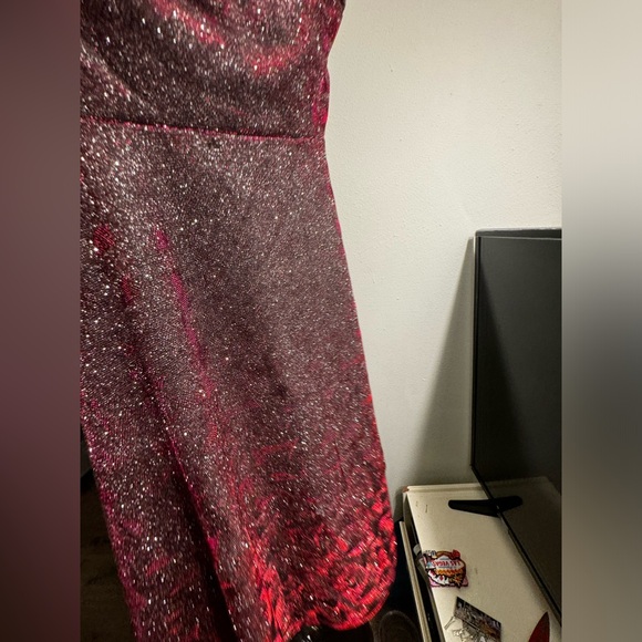 Dress - Picture 8 of 9